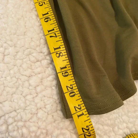 Matilda Jane olive colored size large capris.   NWT - Picture 9 of 10